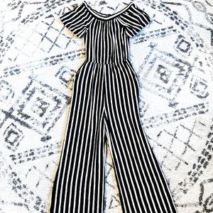 LIKE NEW Black + White Wide Leg Jumpsuit On/ Off Shoulder Size Large